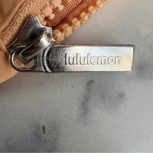 Lululemon Everywhere Belt Bag 1L, Summer Glow - Picture 10 of 10